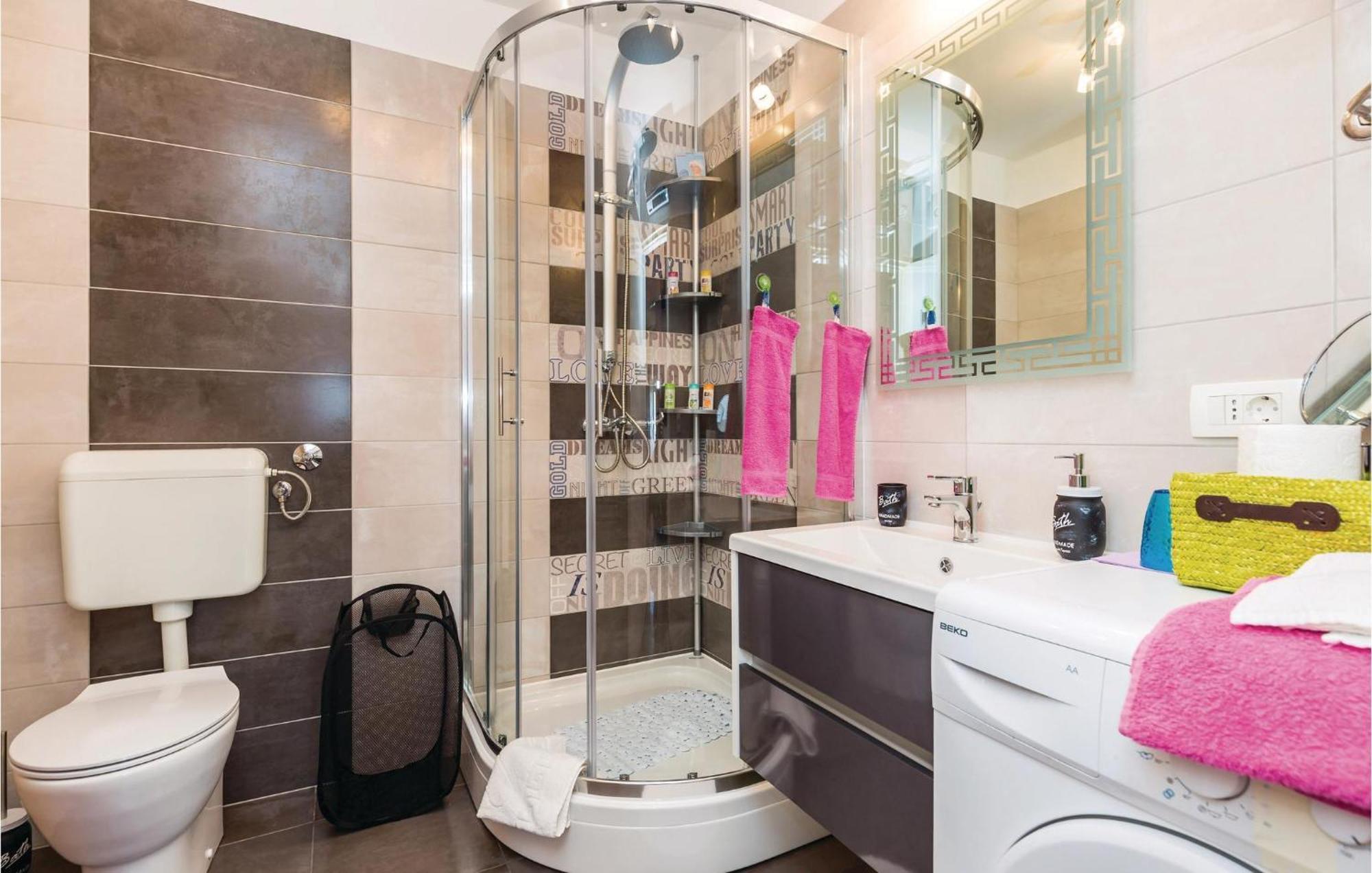 Gorgeous Apartment In Rijeka With Wifi Luaran gambar